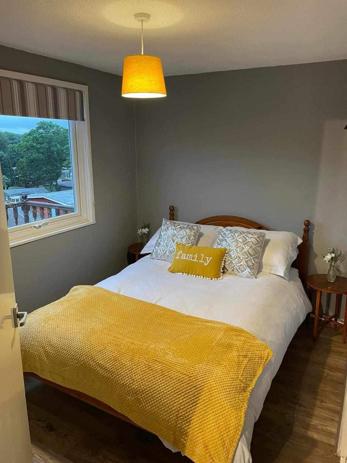 180 River View Cabin Caeathro Экстерьер фото